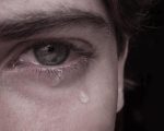 رجل يبكي , صور حزينه و مؤلمه عن رجل يبكي