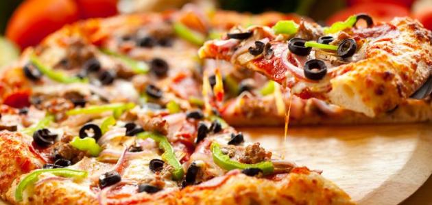 كيفية تحضير البيتزا , افضل طريقة لعمل بيتزا شهية