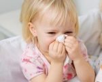 علاج نزلات البرد للاطفال , احمى طفلك من نزلات البرد